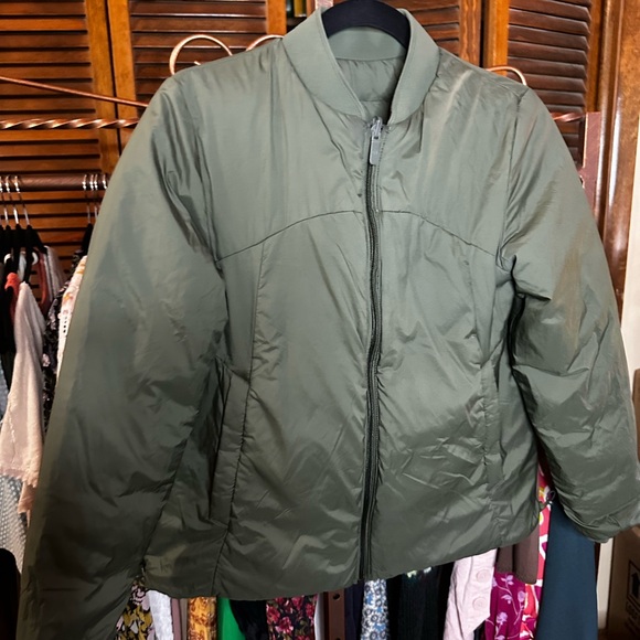 Lululemon Weightless Wunder Jacket - Picture 5 of 7